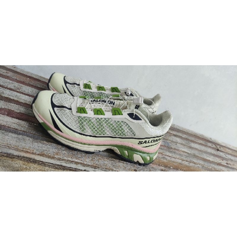 Sepatu Salomon 43