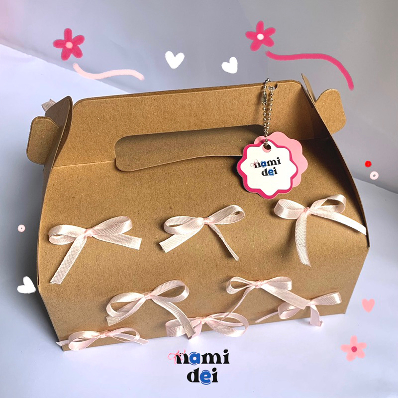 

Gable Box Coquette | Gable Box Kado | Hampers Graduation | Hampers Ulang Tahun