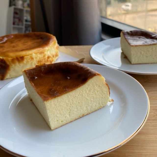

PRE ORDER || BURNT CHEESECAKE (SLICE)