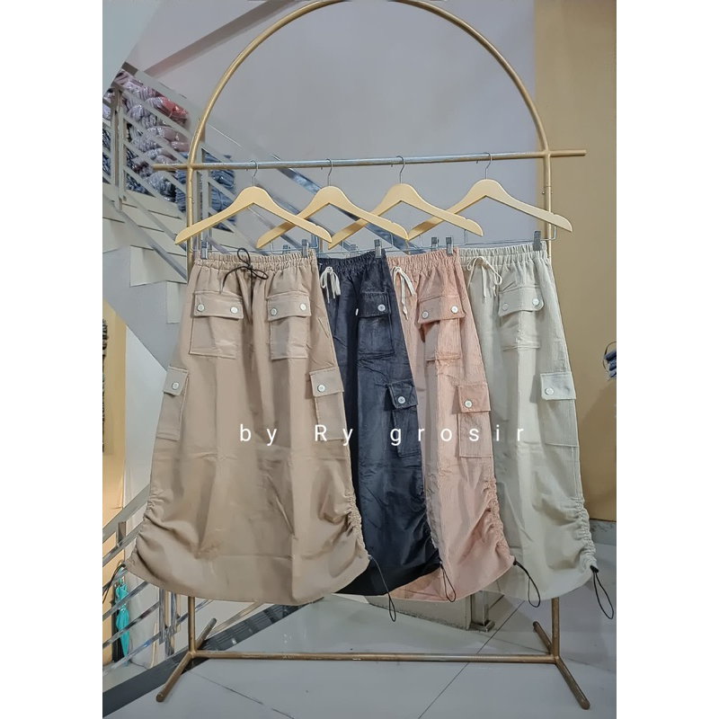 Rok Wanita Kargo Bahan Corduroy Tebal Polos Panjang Dewasa