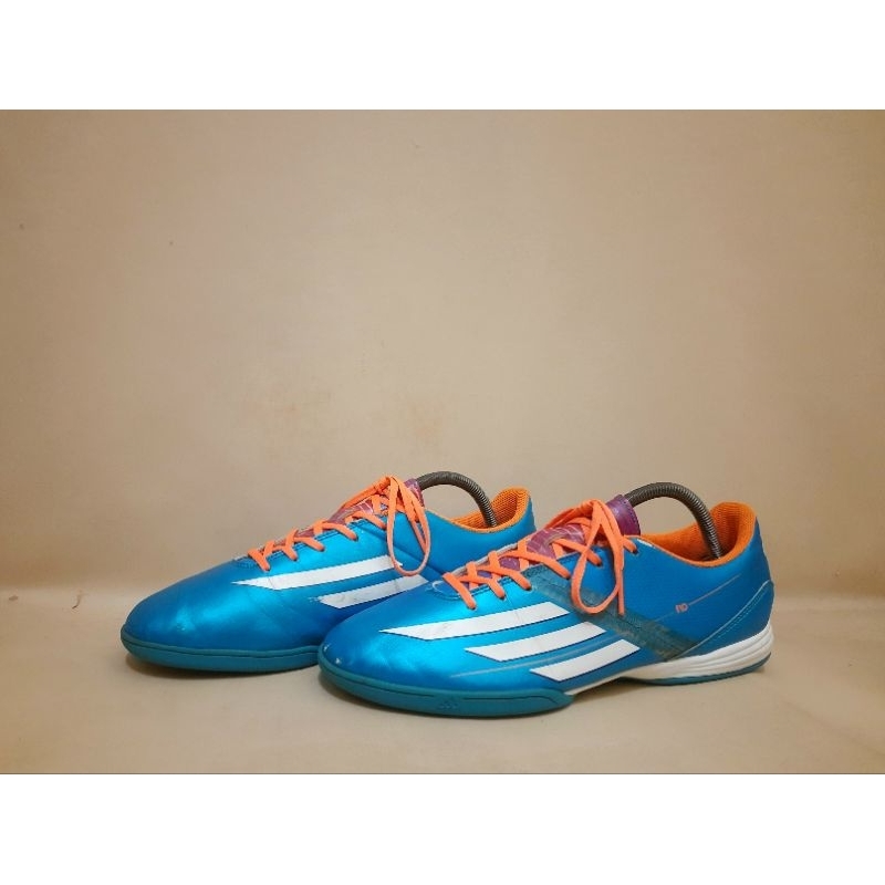Sepatu Futsal Adidas F10