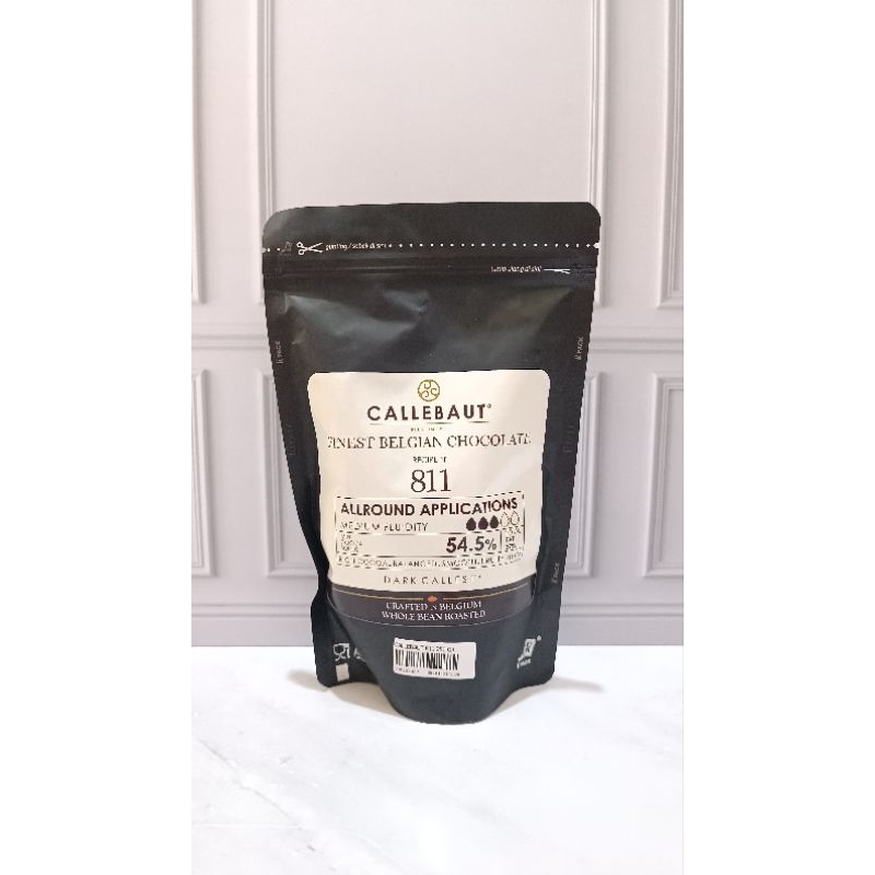

[ 250 GRAM ] Callebaut Finest Belgian Chocolate 811 Well Balanced Bitter Coklat Kancing Belgia 250 Gram