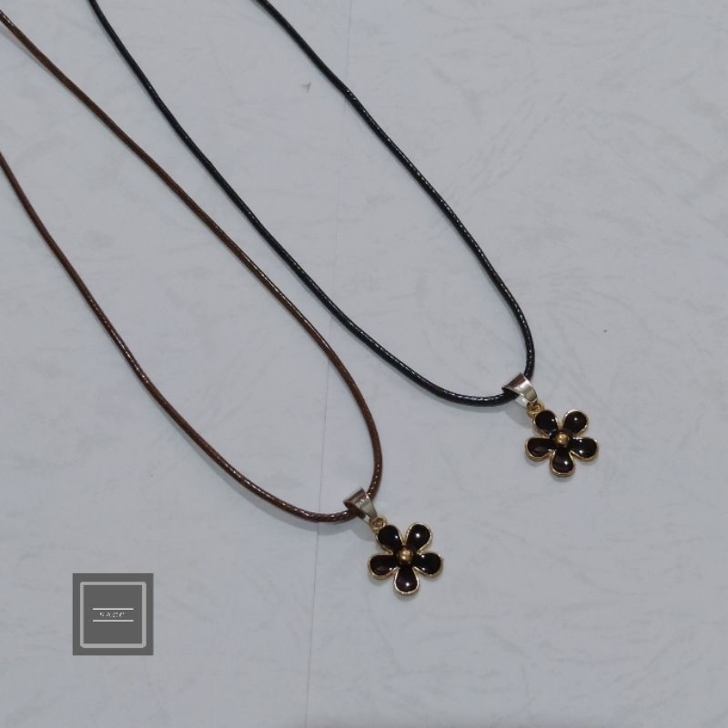 KALUNG BUNGA HITAM DAN TALI COKLAT