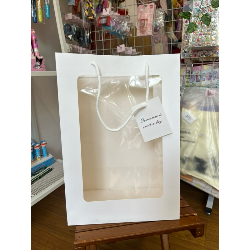 

Paper Bag Hadiah Kado Transparan Putih Premium Kualitas Tinggi