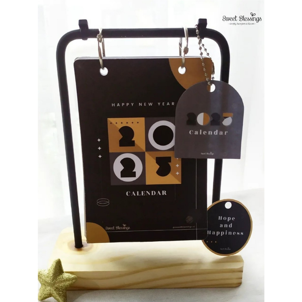 

2025 Kalender Aesthetic Calendar Meja Hampers Natal Christmas Hampers