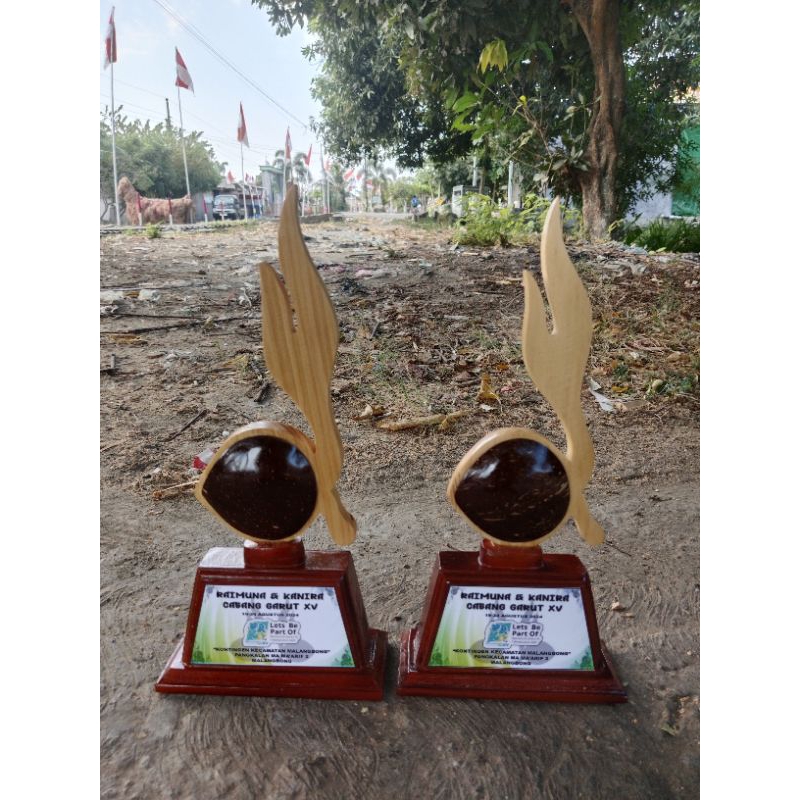 plakat tunas kelapa/piala pramuka/tunas kelapa/plakat kayu