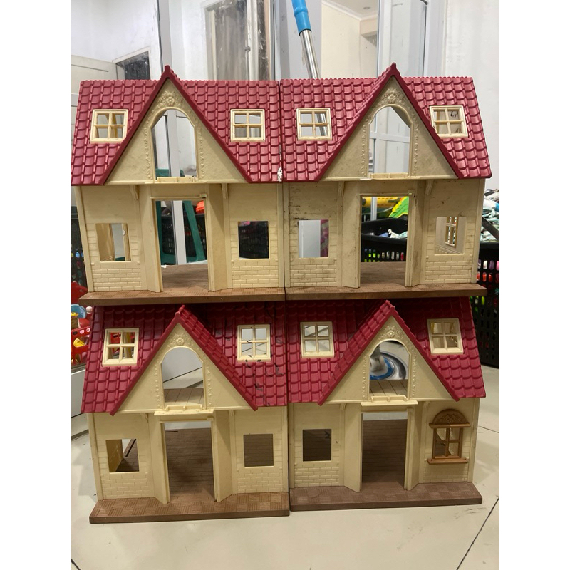 Mainan rumah rumahan silvanian