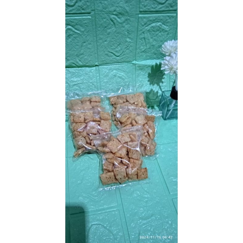 

Kerupuk Tahu Kotak 1000an