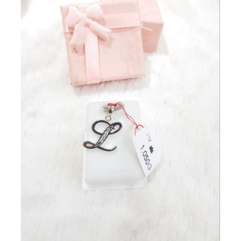 Liontin emas 75 huruf L ukir