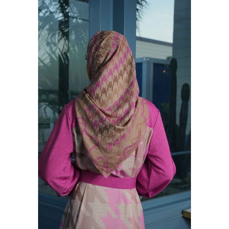 DONNA SCARVES - BRODIE SCARVES PERSIAN ROSE