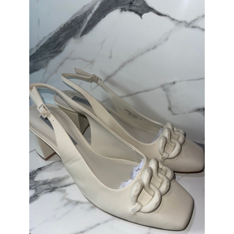 PRELOVED Charles & Keith chalk chunky chain back strap heels [heels tahu]
