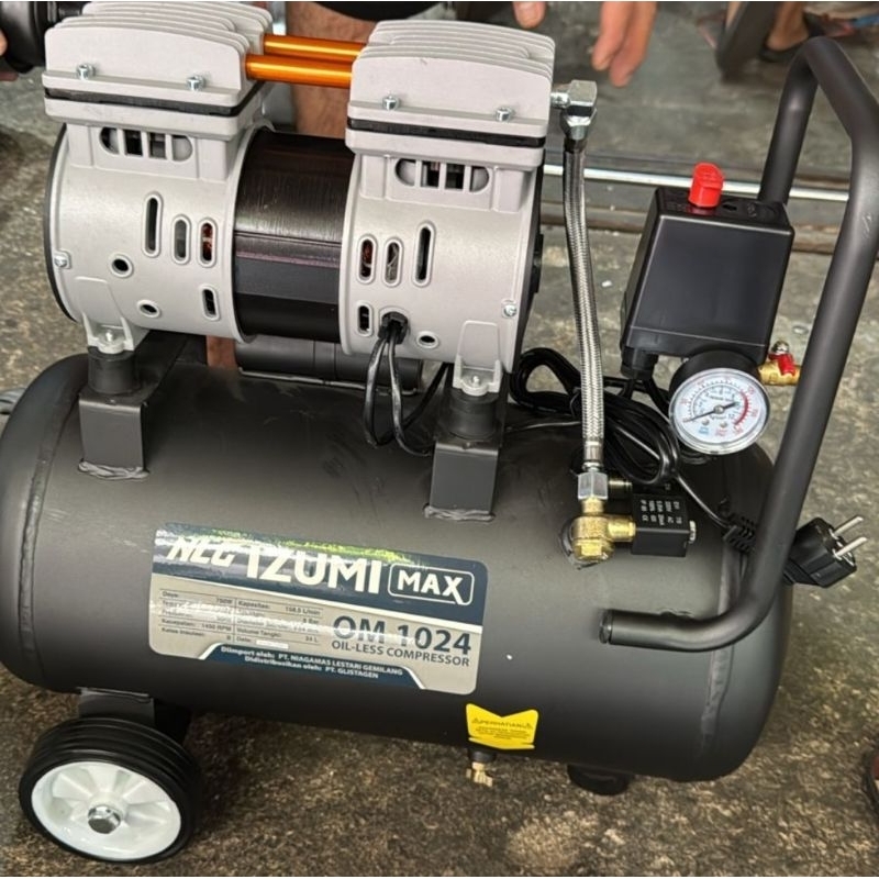 kompresor NLG IZUMI 1hp oil less/silent 24L OM1024/ kompresor angin NLG Izumi tanpa oli