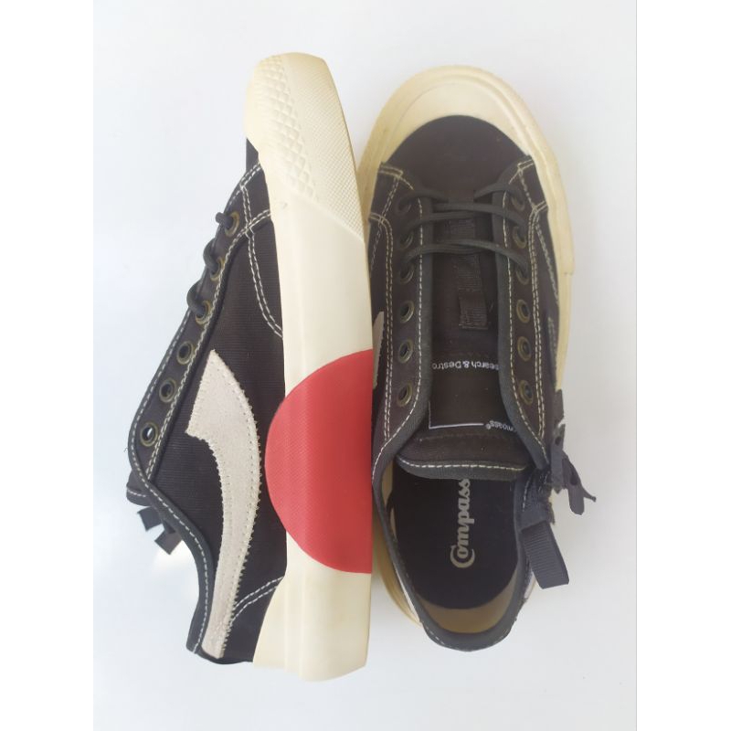 Compass Proto 1 Low size 37 (Used like new)