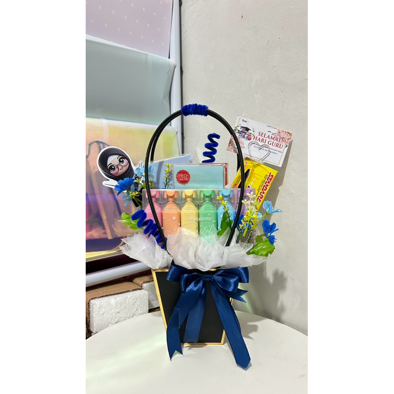 

kado hari guru alat tulis by kadokita.id