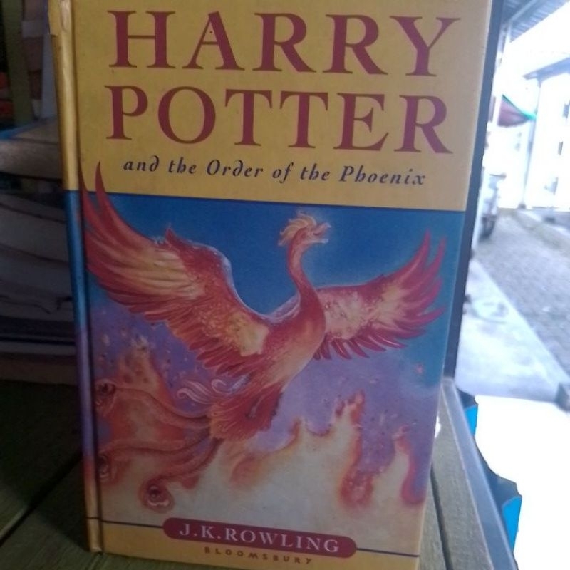 buku bekas original Harry Potter versi bahasa Inggris