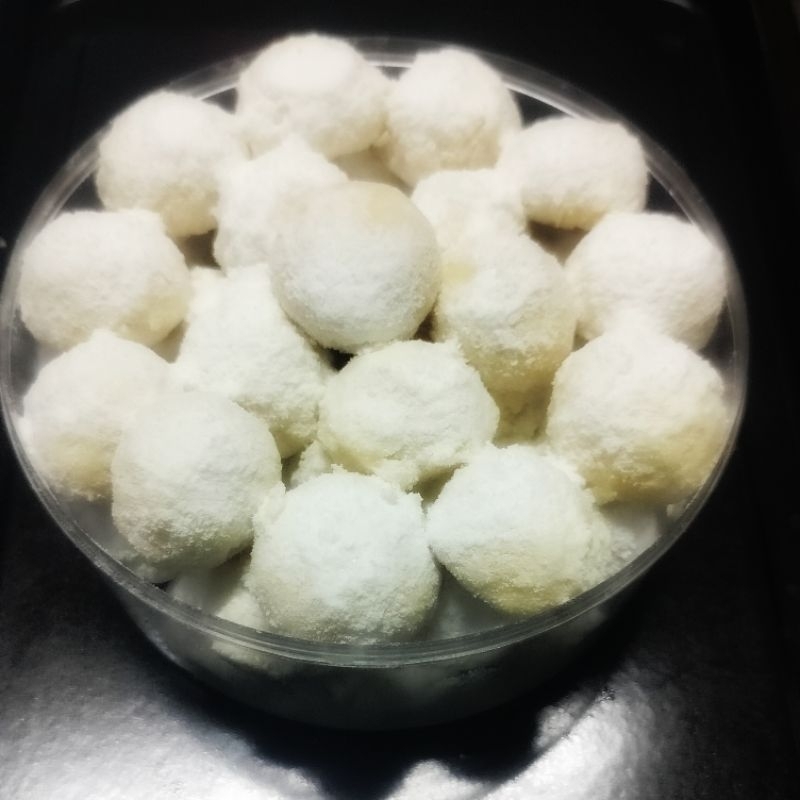 

SNOW BALL / PUTRI SALJU
