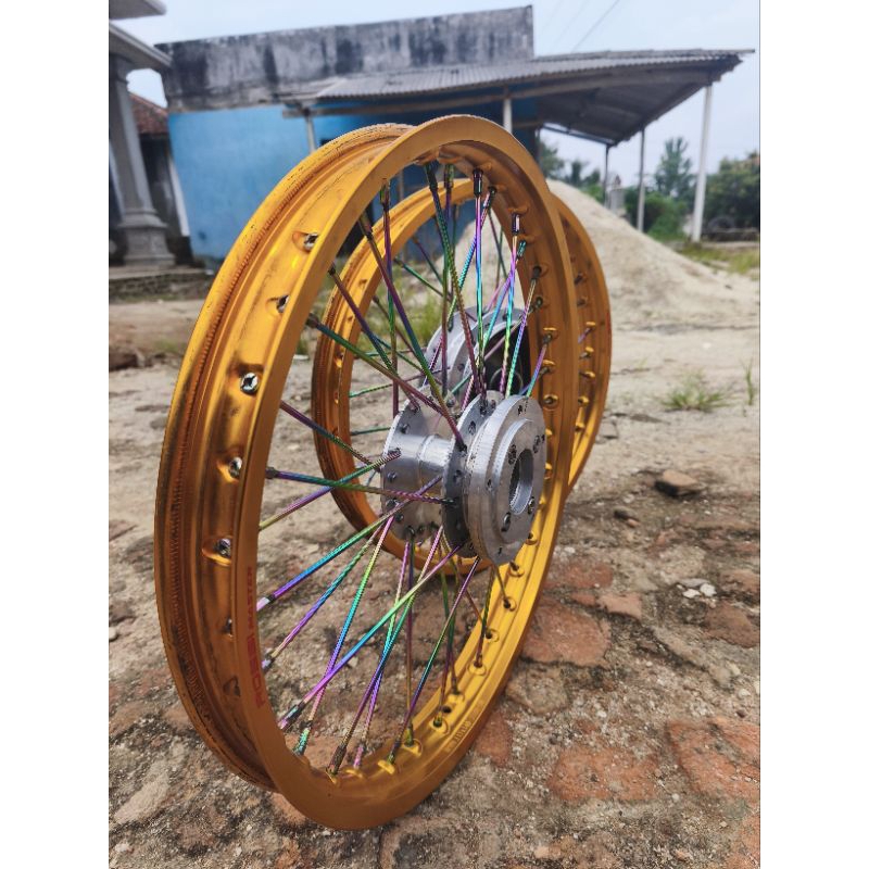 pelek motor
