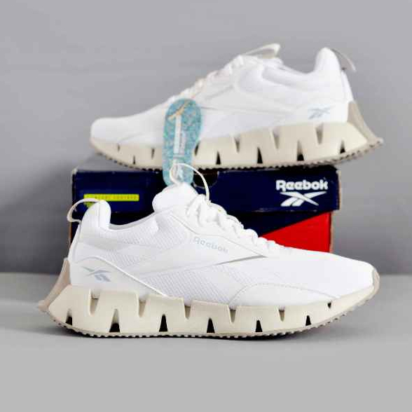 REEBOK size 37 / 23.5 cm - Zig Dynamica STR - Store 1 JT - Women's Running