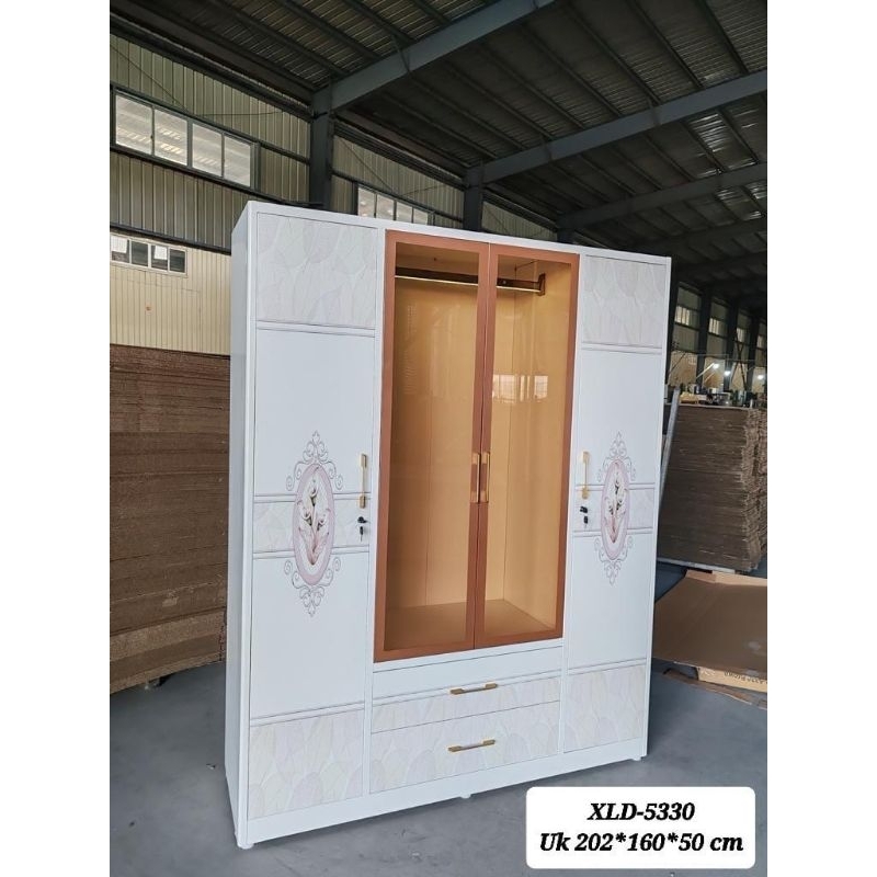 Lemari Pakaian Besi 4 Pintu Sliding Led