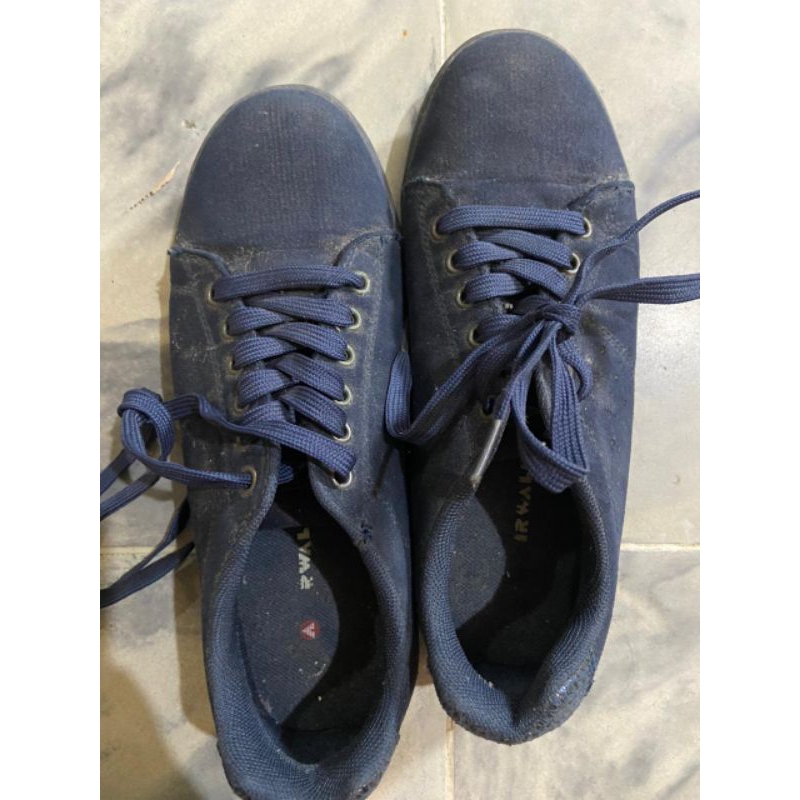 PRELOVED SEPATU KETS/SNEAKERS AIRWALK NAVY SIZE 38