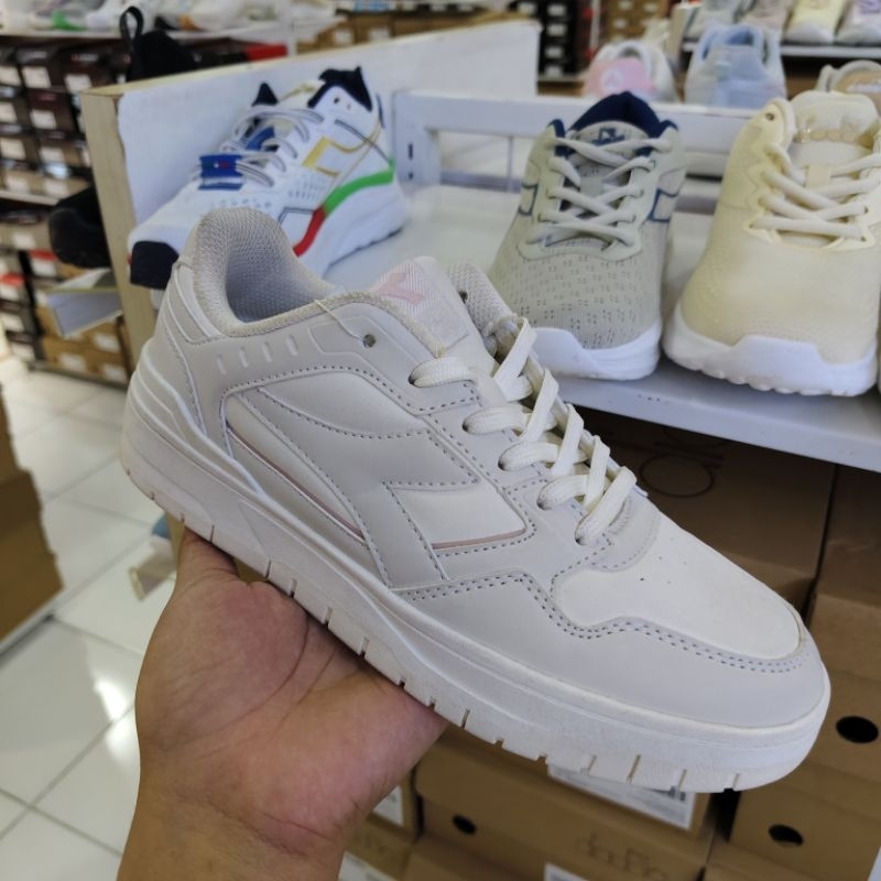 SALE‼️DIADORA MORTY CASUAL WOMEN ORIGINAL STORE