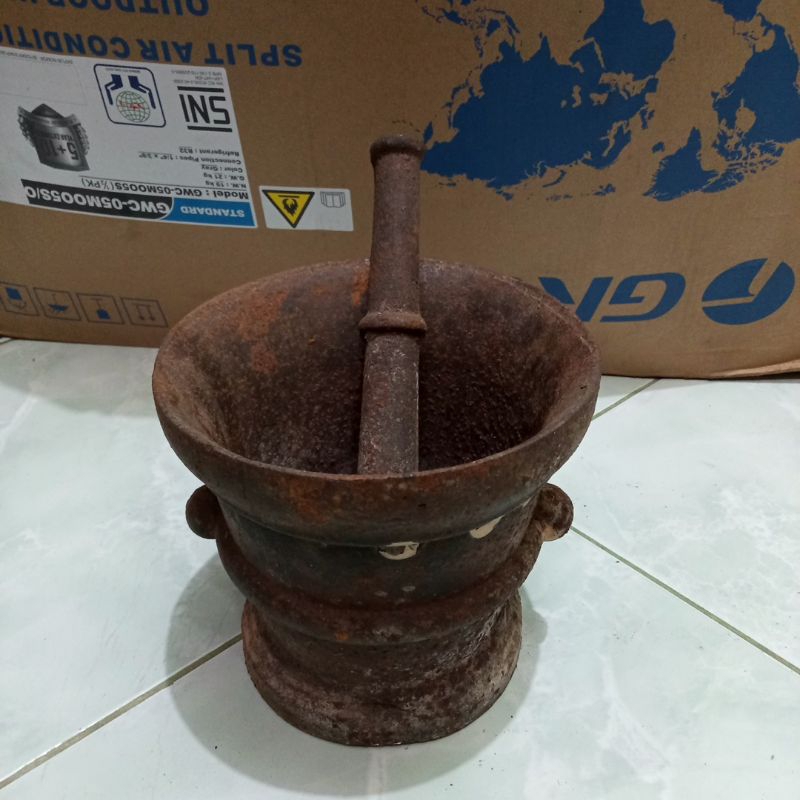 lumpang Besi cor tebal kuat - tumpang bumbu jadul tumbuk