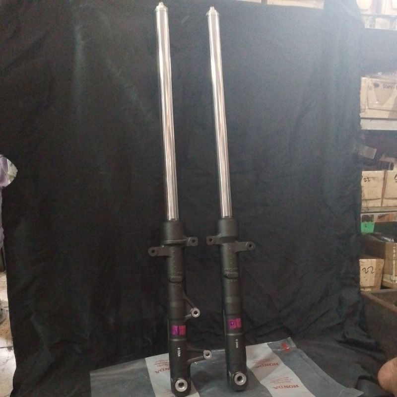 SHOCK ASSY DEPAN KIRI KANAN ORIGINAL HONDA AHM K15 CB150R STREETFIRE ALL NEW CB150R LED