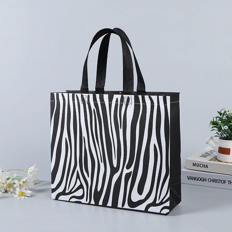 

Tas Belanja Goodie Bag Spunbond Tas Souvenir Ulang Tahun Anak Motif Kartun Premium Goodiebag Hampers souvenir WFB-A09