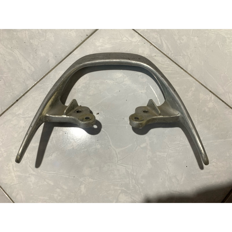 Begel Pegangan Jok Belakang Suzuki Shogun 125 New R RR FL SP