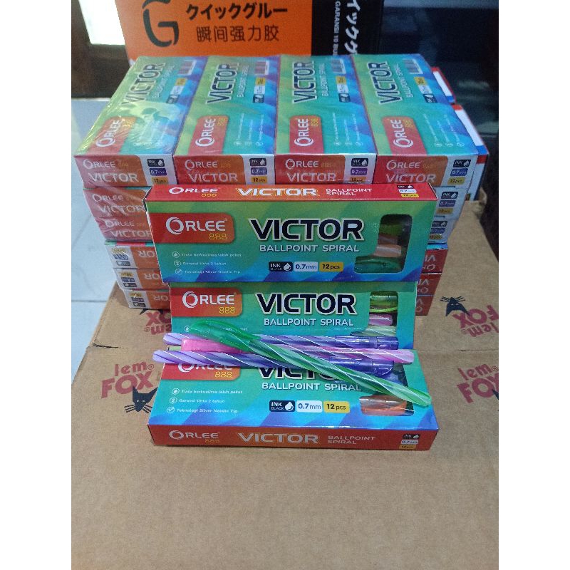 

BALLPOINT SPIRAL /PULPEN MURAH SEPIRAL ORLEE VICTOR 888 1PAK ISI 12PCS