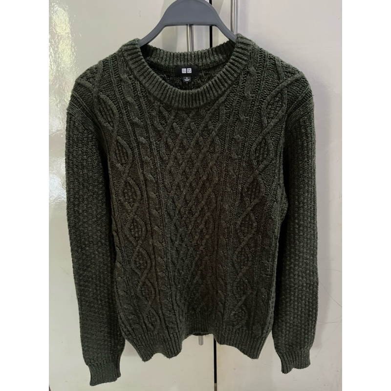 Preloved Uniqlo Rajut Kepang