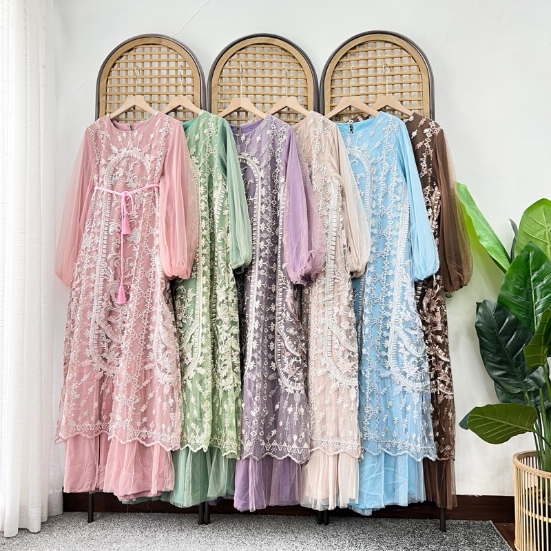 NEW WILLY SIGNATURE DRESS