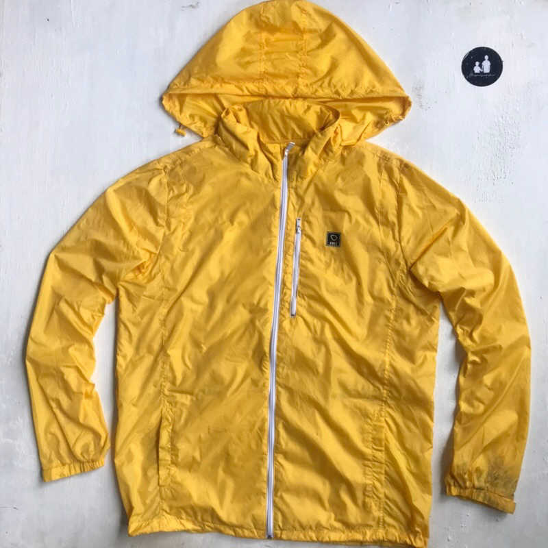 jaket windbreaker ugiz
