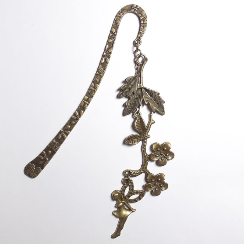 

Bookmark "Tinker Bell" | Pembatas Buku Peterpan Wendy Charm Bronze Rantai Metal