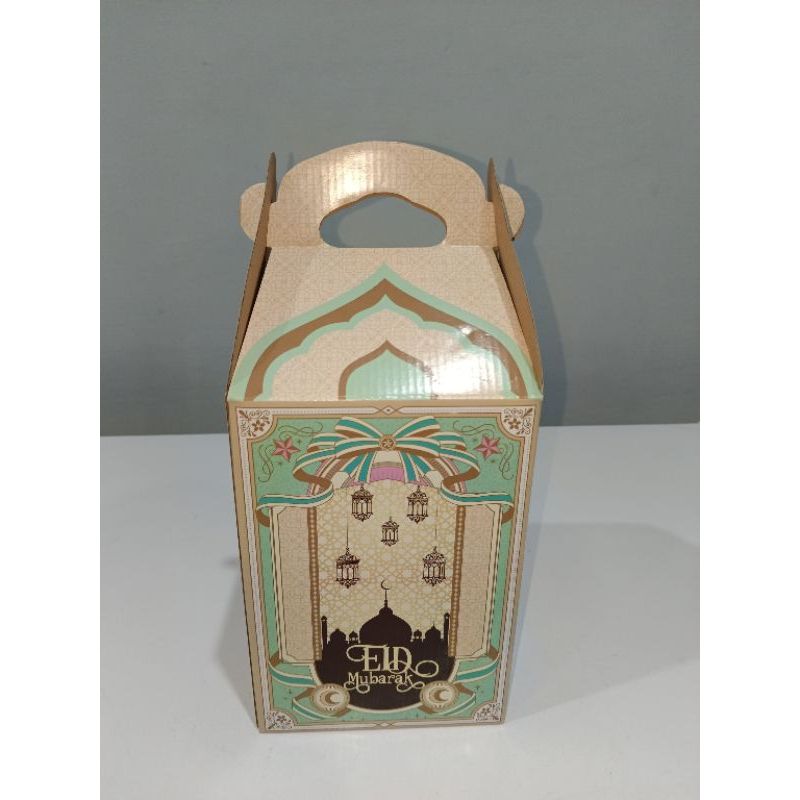 

Box Lebaran Kylie TP3 Fitri 14x14x32cm