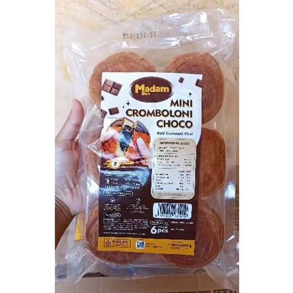 

Madam Bun mini cromboloni choco isi 6pcs