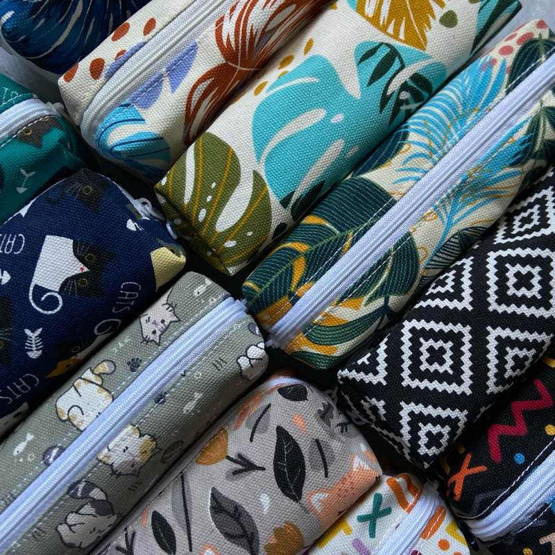 

Tempat Pensil / Kotak pensil / Pouch canvas kanvas motif free sticker