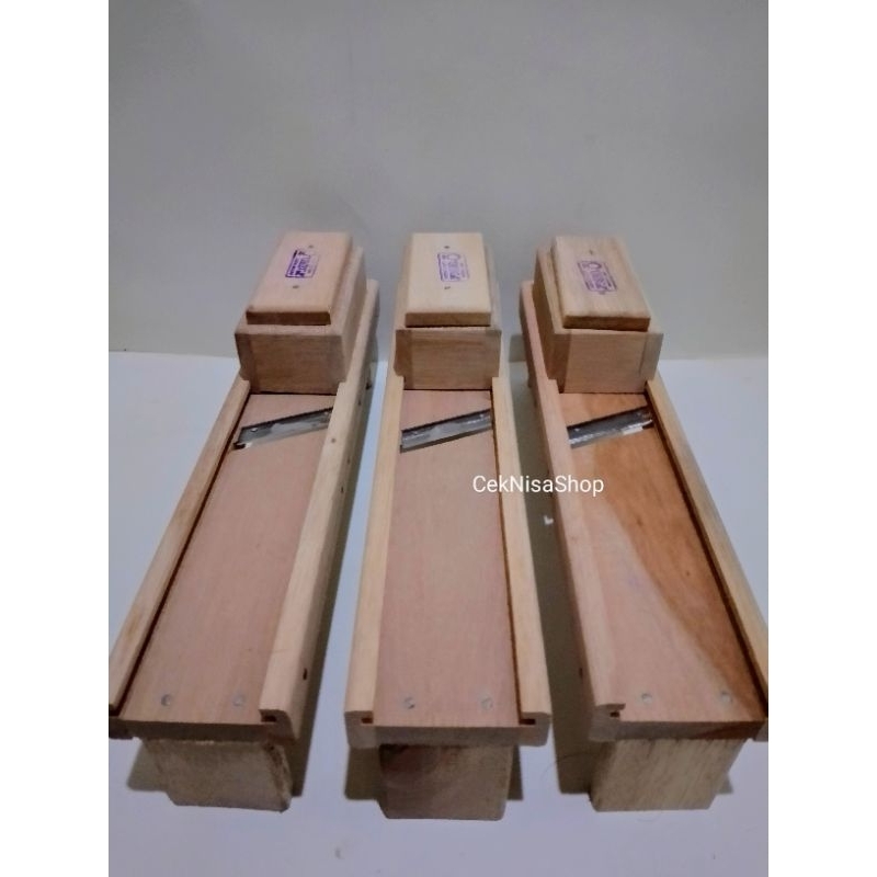 Parutan bawang kayu / Parutan Keripik pisang / parutan Singkong / parutan kentang / pengiris bawang 