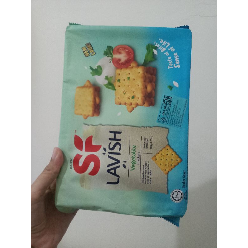 

BISCUIT LAVISH CHOCOLATE / PEANUT / KREKER SAYUR (ECER 1PCS)