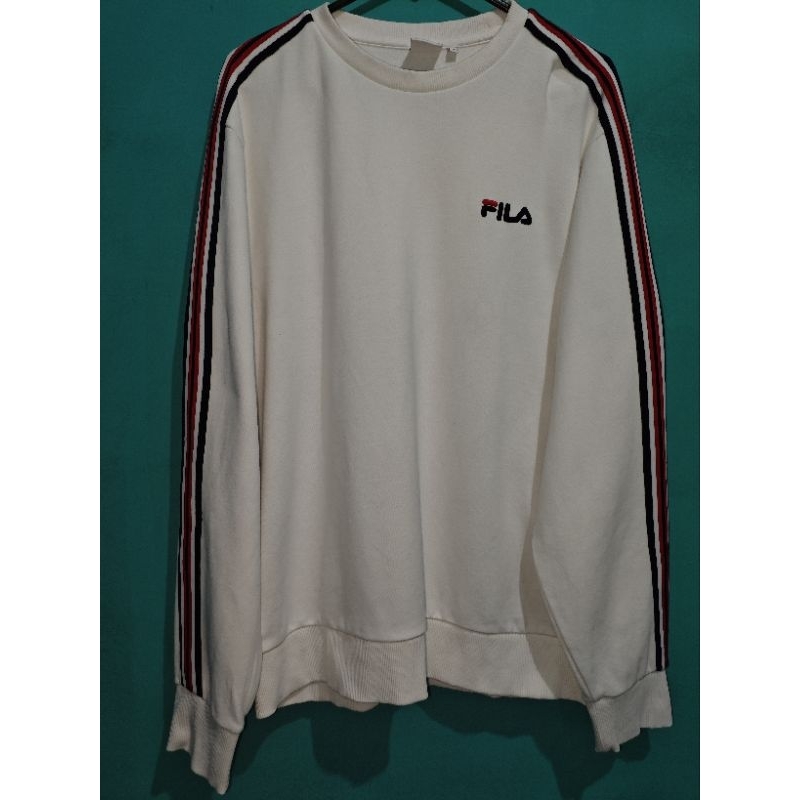FILA CREWNECK WARNA PUTIH LENGAN GARIS RESIZE S TO M LIKE NEW FULL TAG ORIGINAL CEK DESKRIPSI