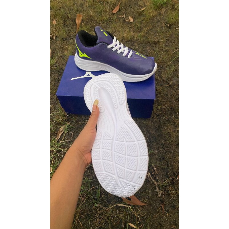 sepatu running mizuno