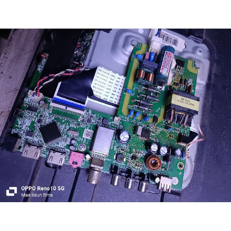 MB MAINBOARD MOTHERBOARD MESIN TV LED AQUA LE32AQT5000 32AQT5000 LE32AQT5000 kondisi normal siap dig