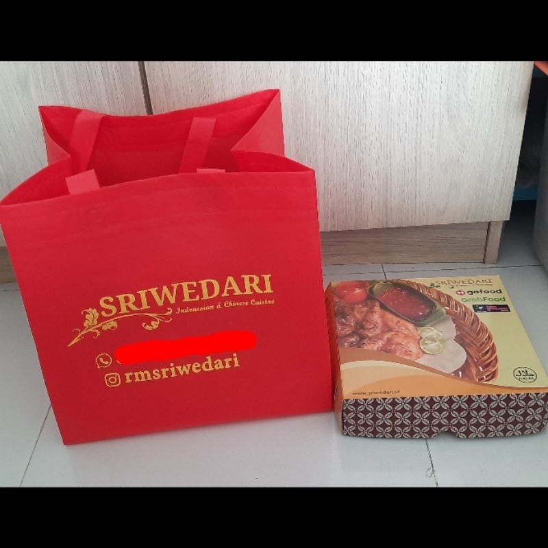 

READY No Second Tas Box Oleh oleh (Cek Deskripsi