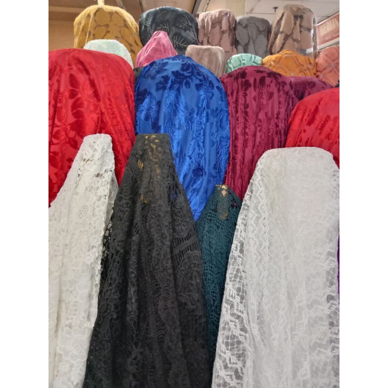 Bahan/Kain Bludru embos motif bunga