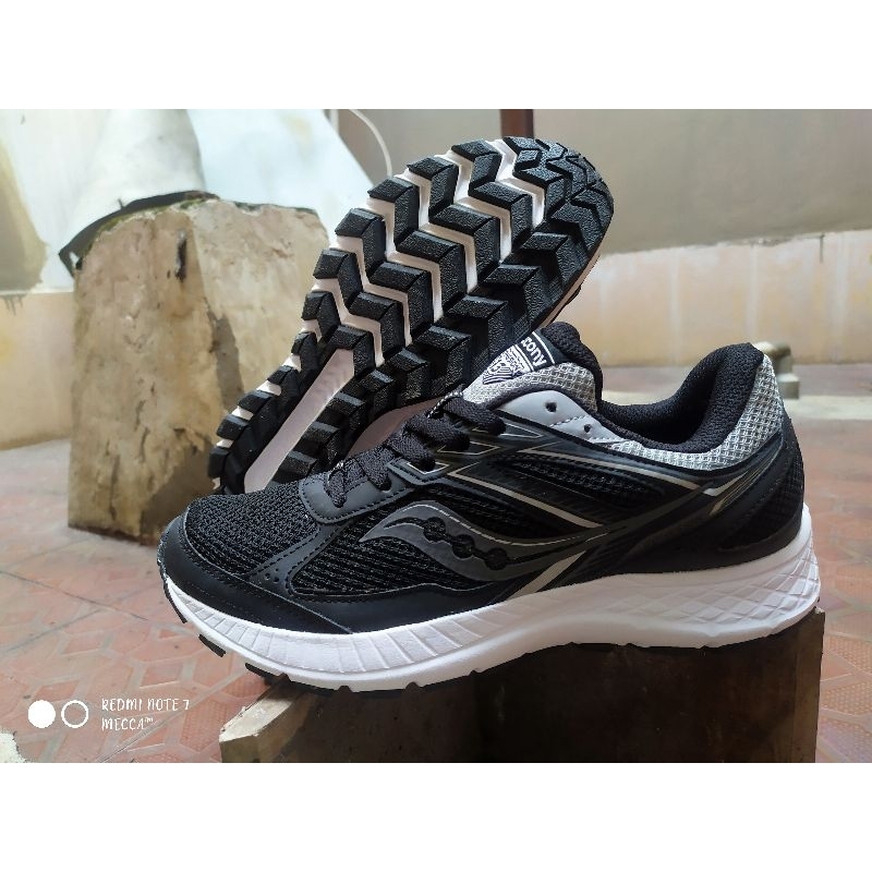 Saucony sepatu running original