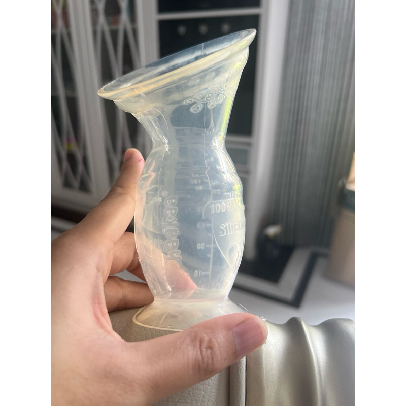 HAAKAA 100% silicone breast pump preloved
