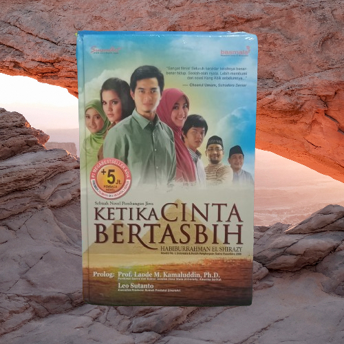 Buku Ketika Cinta Bertasbih - Habiburrahman El Shirazy Hardcover Original Bukumusi