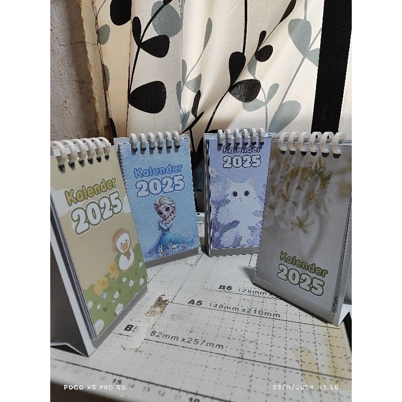 

Kalender Meja Mini 2025