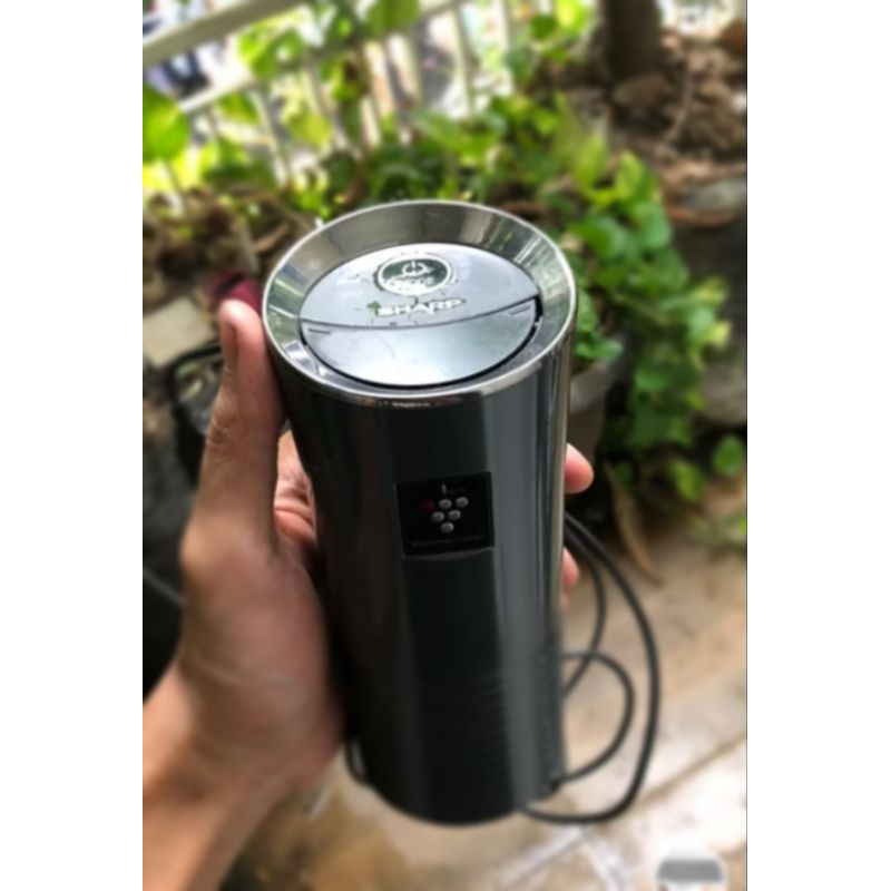 Sharp Portable Car Air Purifier. Penyaring udara portabel untuk mobil.