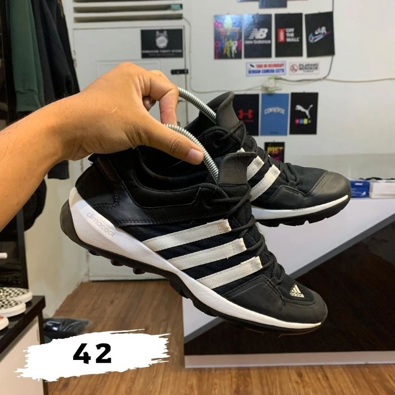 sepatu Adidas Daroga Plus "Black" 42